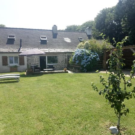 Petite Maison Dans Les Monts D'Arree Ty Coz Commana Exteriör bild