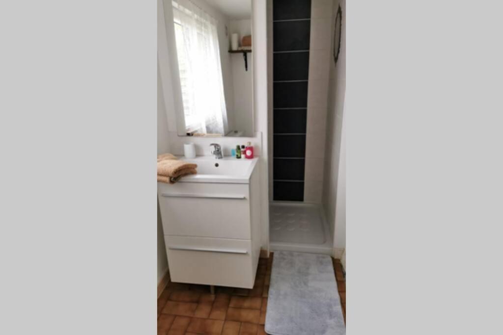 Petite Maison Dans Les Monts D'Arree Ty Coz Commana Exteriör bild